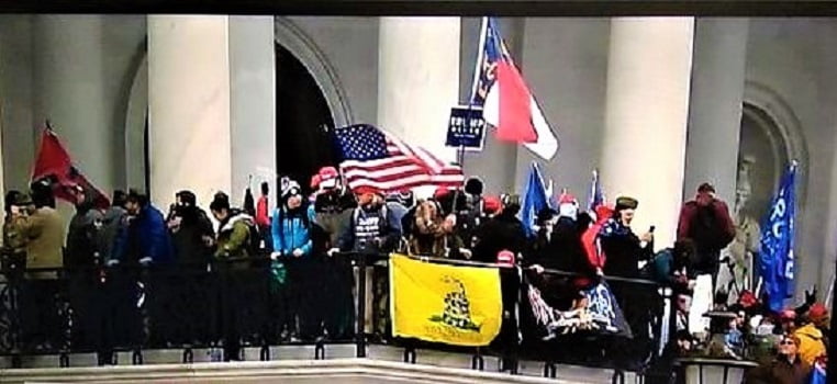 Klarifikasi KBRI Terkait Berkibarnya Bendera Merah Putih Saat Kerusuhan di Gedung Capitol