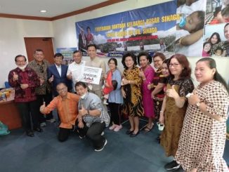 Keluarga Besar Marga Sinaga Salurkan Bantuan Untuk ‘Operasi Transplantasi Hati’ Bocah Karen Uli