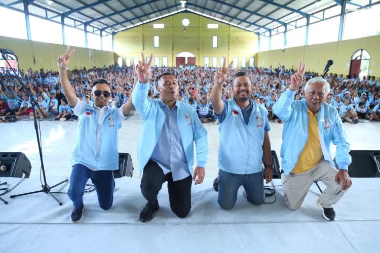 Deklarasi Sahabat Bang Ara dan Theo Tambunan Dukung Prabowo-Gibran, Ribuan Orang Padati Sopo Godang HKBP Laguboti