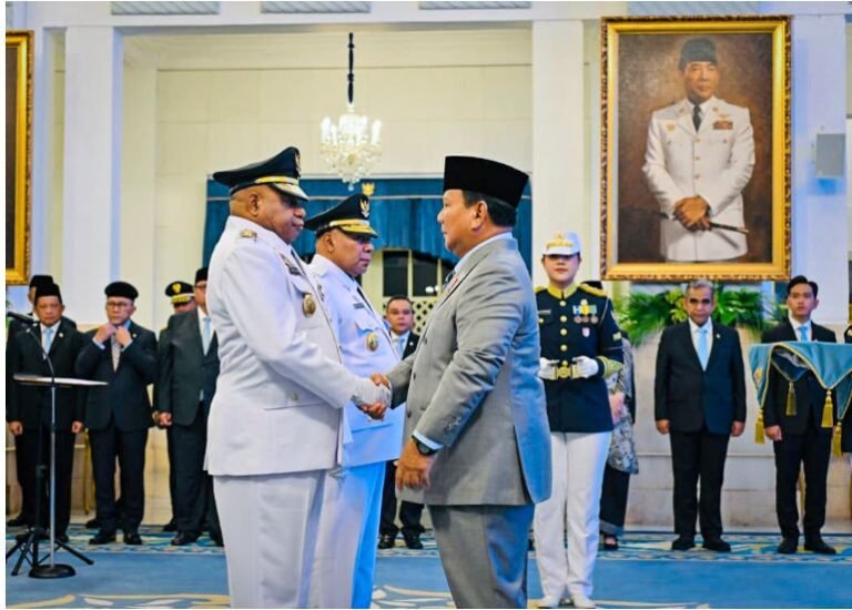 pelantikan gubernur papua matius