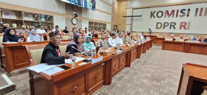 Santiamer Silalahi Komisi III DPR RI Kasus tanah Benhil